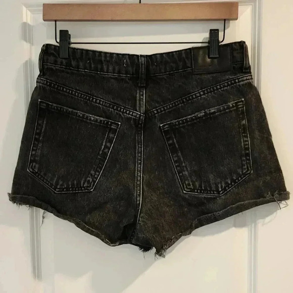 Zara Distressed Denim Shorts High Waisted Black Wash Cut Off Raw Hem Casual - Picture 3 of 5